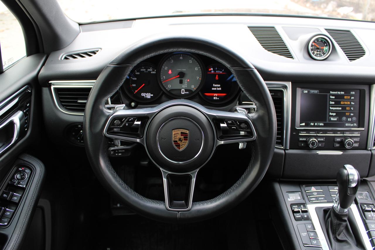 2016 Porsche Macan S Photo