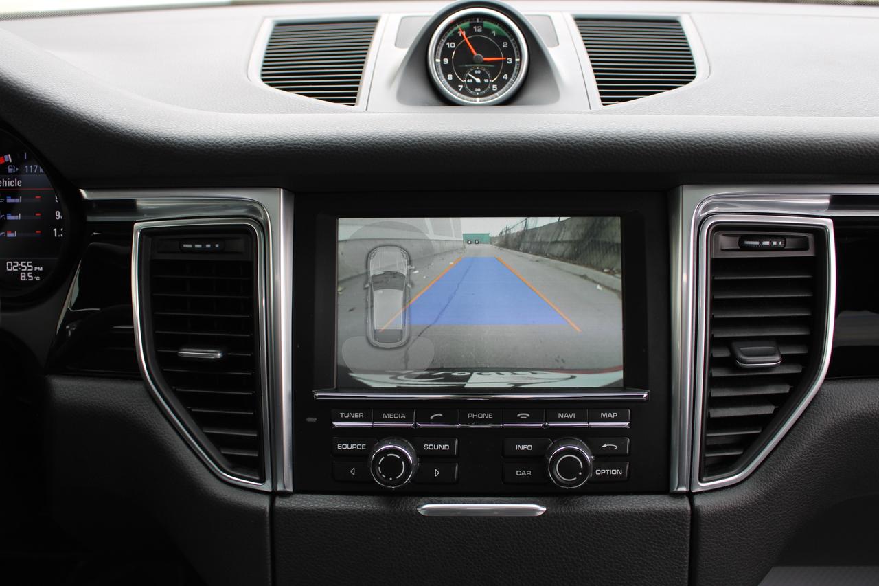 2016 Porsche Macan S Photo