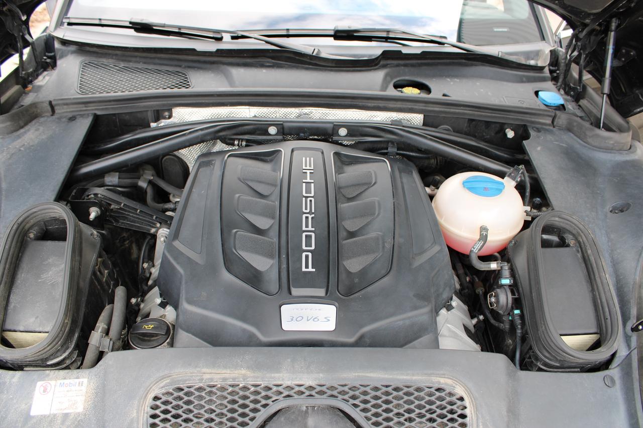 2016 Porsche Macan S Photo