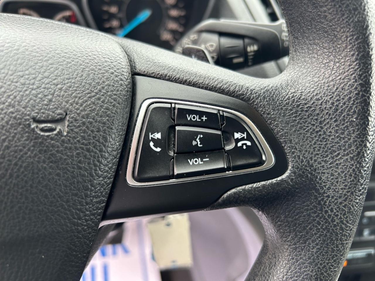 2017 Ford Escape SE  - Bluetooth -  Heated Seats Photo