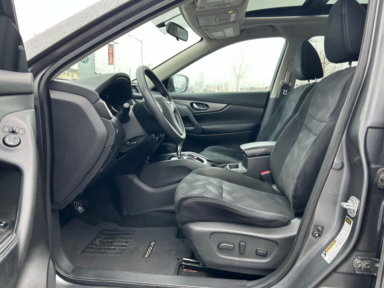 2016 Nissan Rogue SV  AS-IS** none Photo2