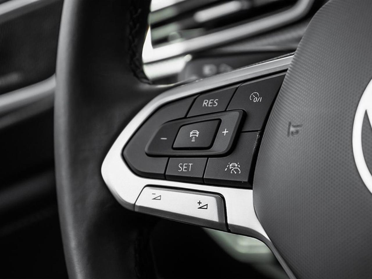 2026 Volkswagen Atlas Cross Sport Execline  - Massaging Seats Photo