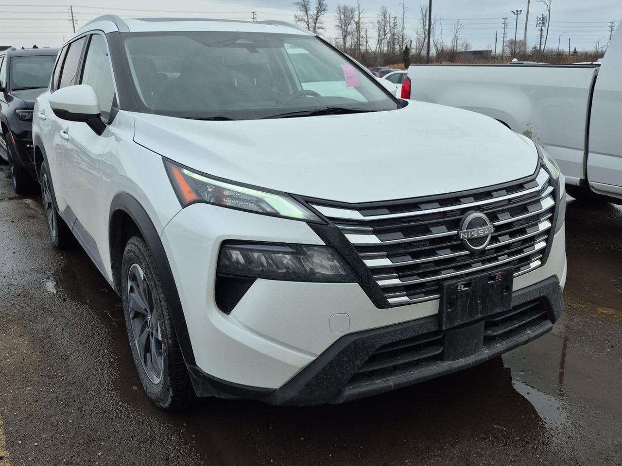 2024 Nissan Rogue SV MOONROOF Photo4