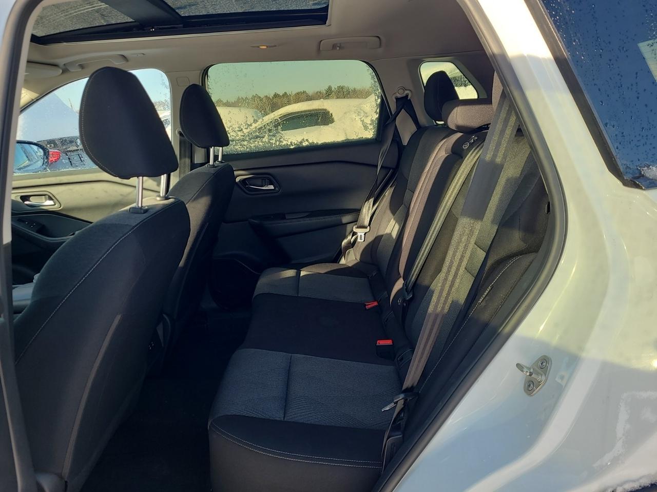 2024 Nissan Rogue SV MOONROOF Photo