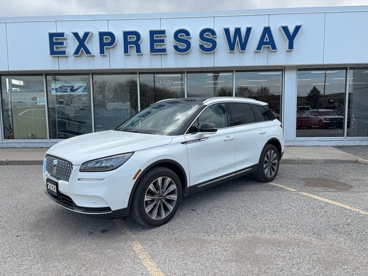2022 Lincoln Corsair RESERVE! 201A PACK, LEATHER, MOONROOF, NEW TIRES! Photo0