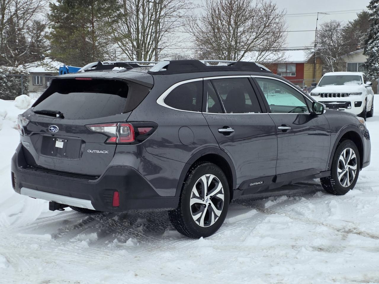 2020 Subaru Outback Premium Photo4