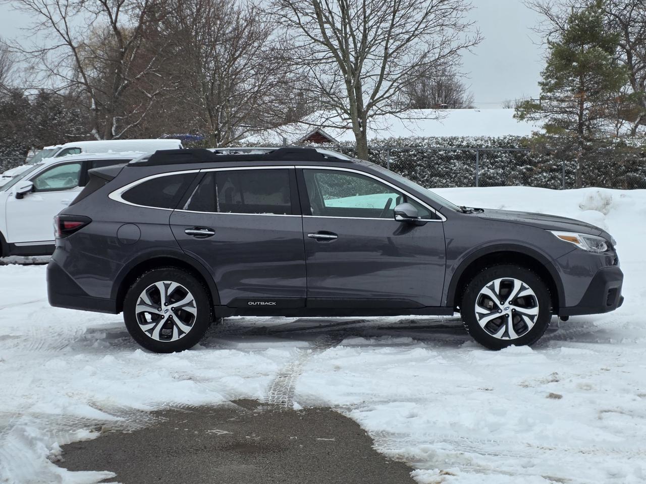 2020 Subaru Outback Premium Photo3