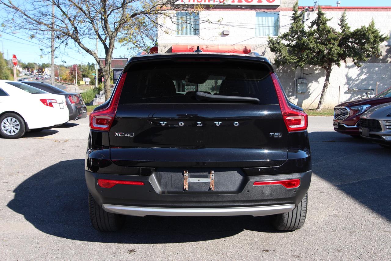 2020 Volvo XC40 T5 MOMENTUM - ALL WHEEL DRIVE Photo3