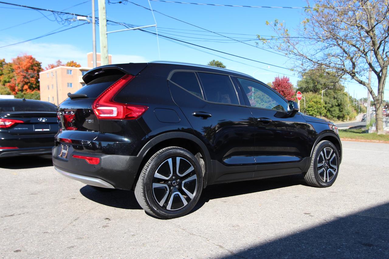 2020 Volvo XC40 T5 MOMENTUM - ALL WHEEL DRIVE Photo