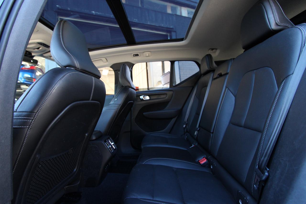 2020 Volvo XC40 T5 MOMENTUM - ALL WHEEL DRIVE Photo