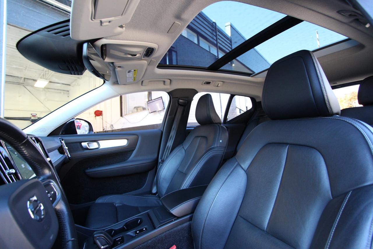 2020 Volvo XC40 T5 MOMENTUM - ALL WHEEL DRIVE Photo