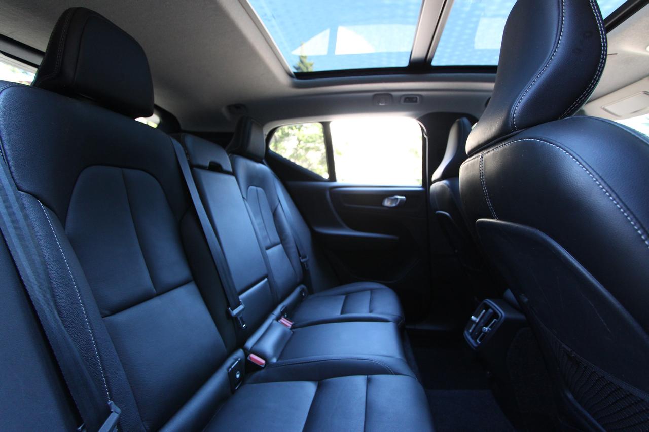 2020 Volvo XC40 T5 MOMENTUM - ALL WHEEL DRIVE Photo