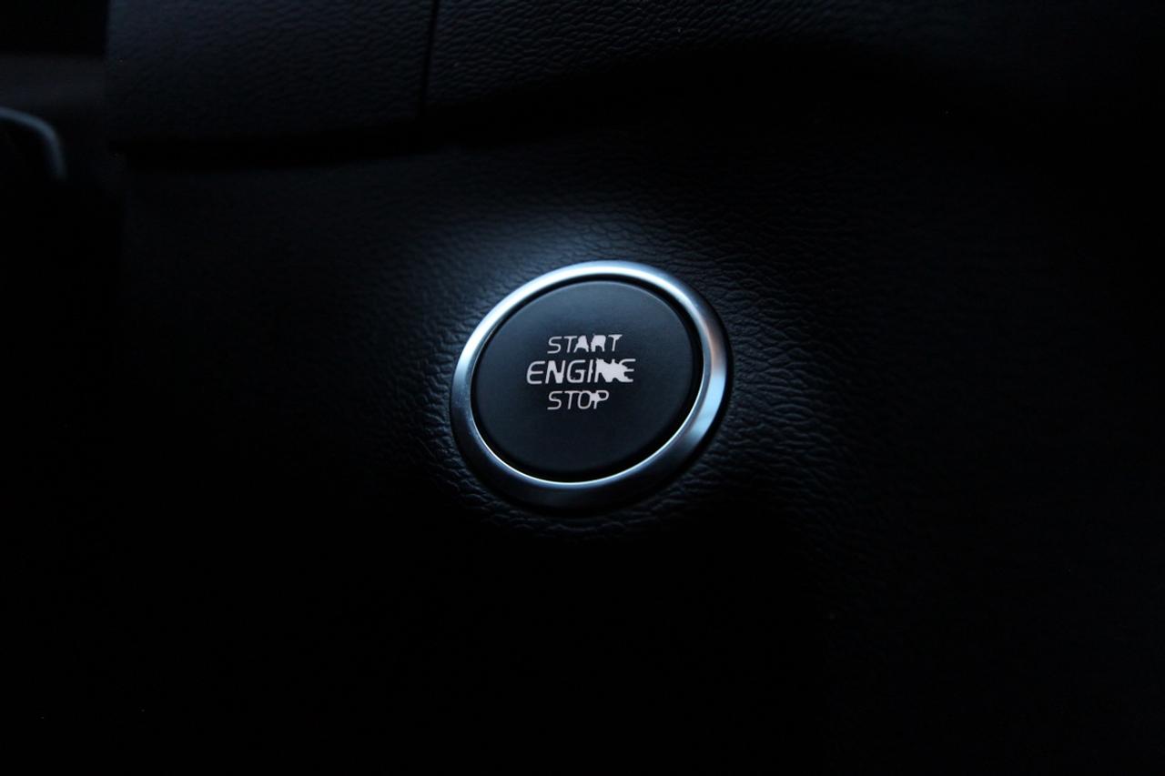 2020 Volvo XC40 T5 MOMENTUM - ALL WHEEL DRIVE Photo