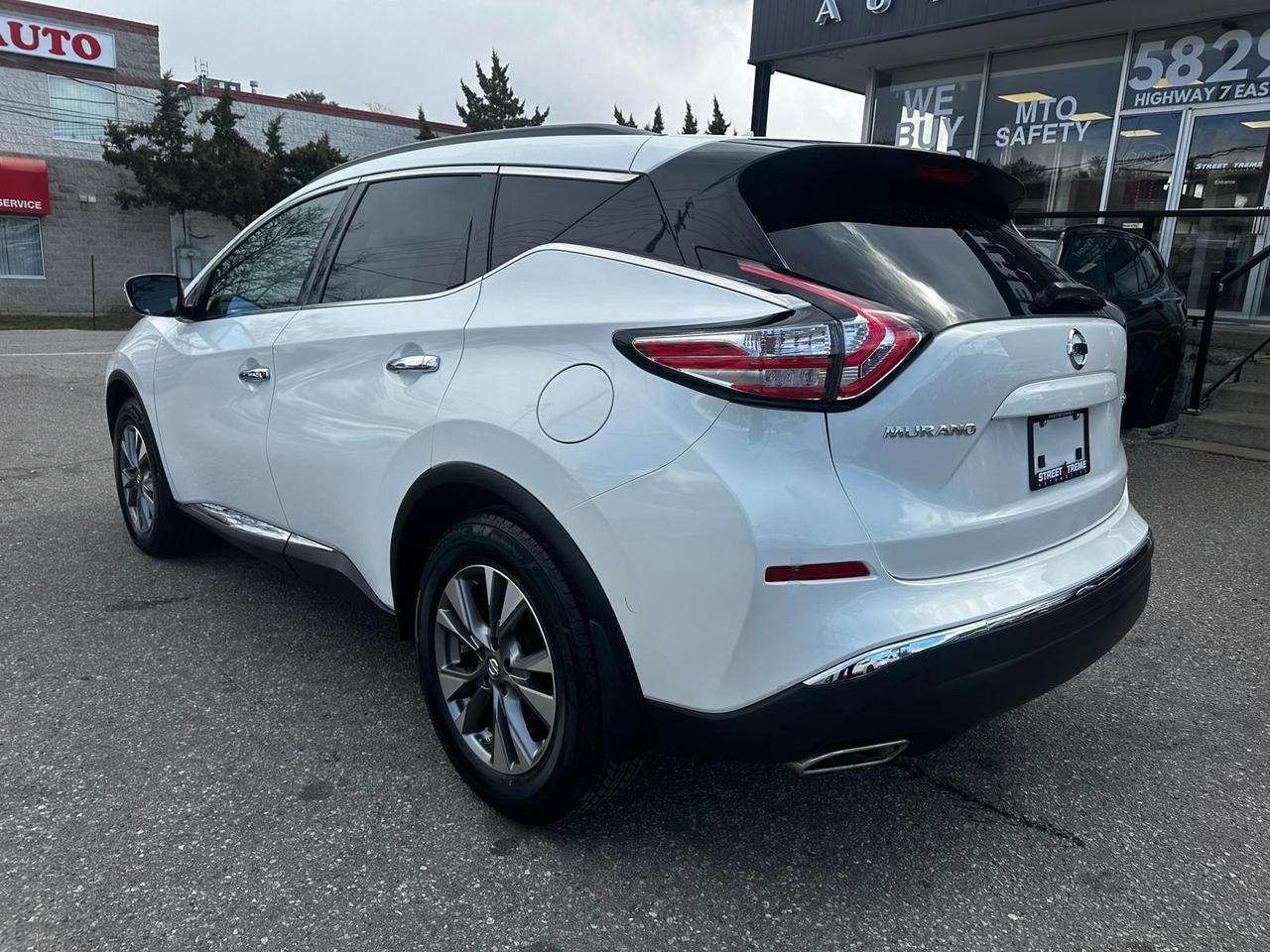 2016 Nissan Murano SV AWD- NO ACCIDENTS / 39 DEALER SERVICE RECORDS Photo