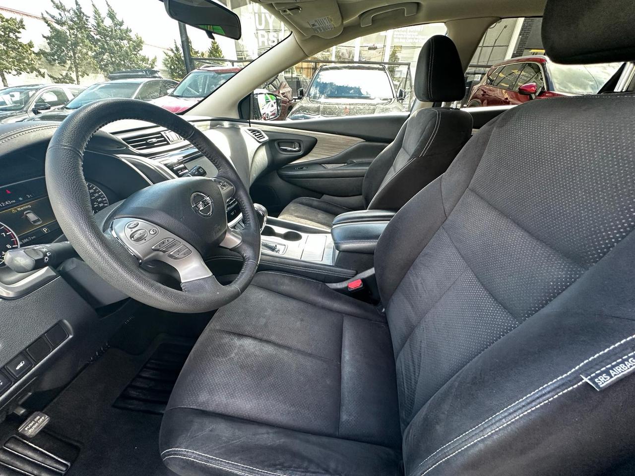 2016 Nissan Murano SV AWD- NO ACCIDENTS / 39 DEALER SERVICE RECORDS Photo