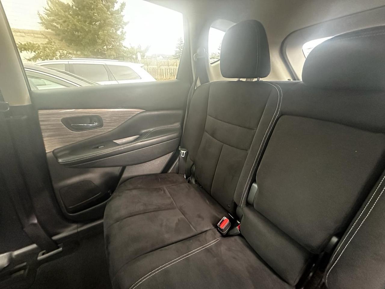 2016 Nissan Murano SV AWD- NO ACCIDENTS / 39 DEALER SERVICE RECORDS Photo