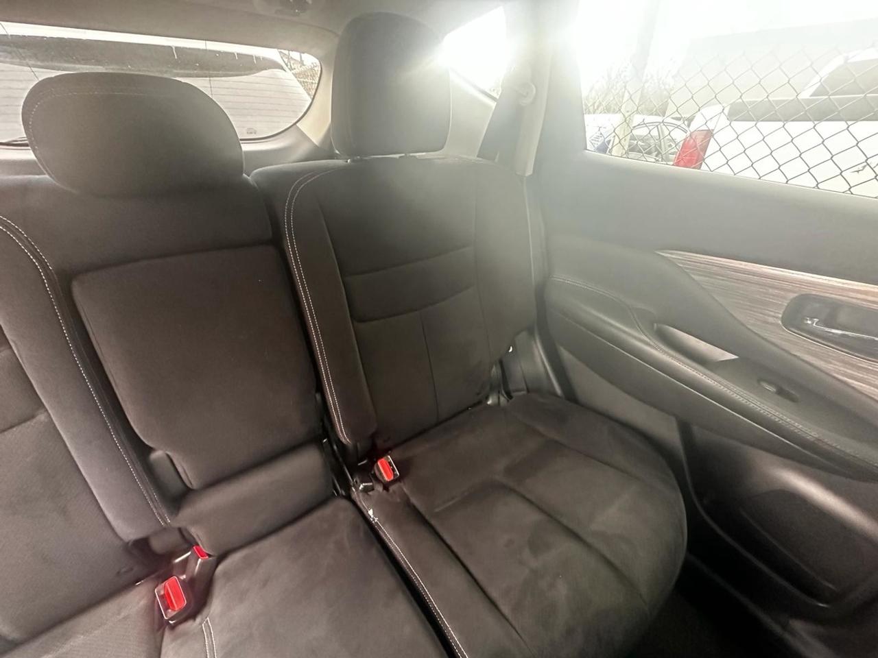 2016 Nissan Murano SV AWD- NO ACCIDENTS / 39 DEALER SERVICE RECORDS Photo
