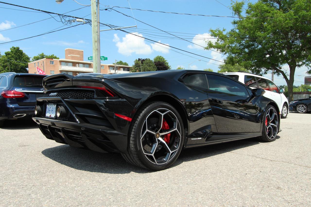 2023 Lamborghini Huracan EVO AWD Photo