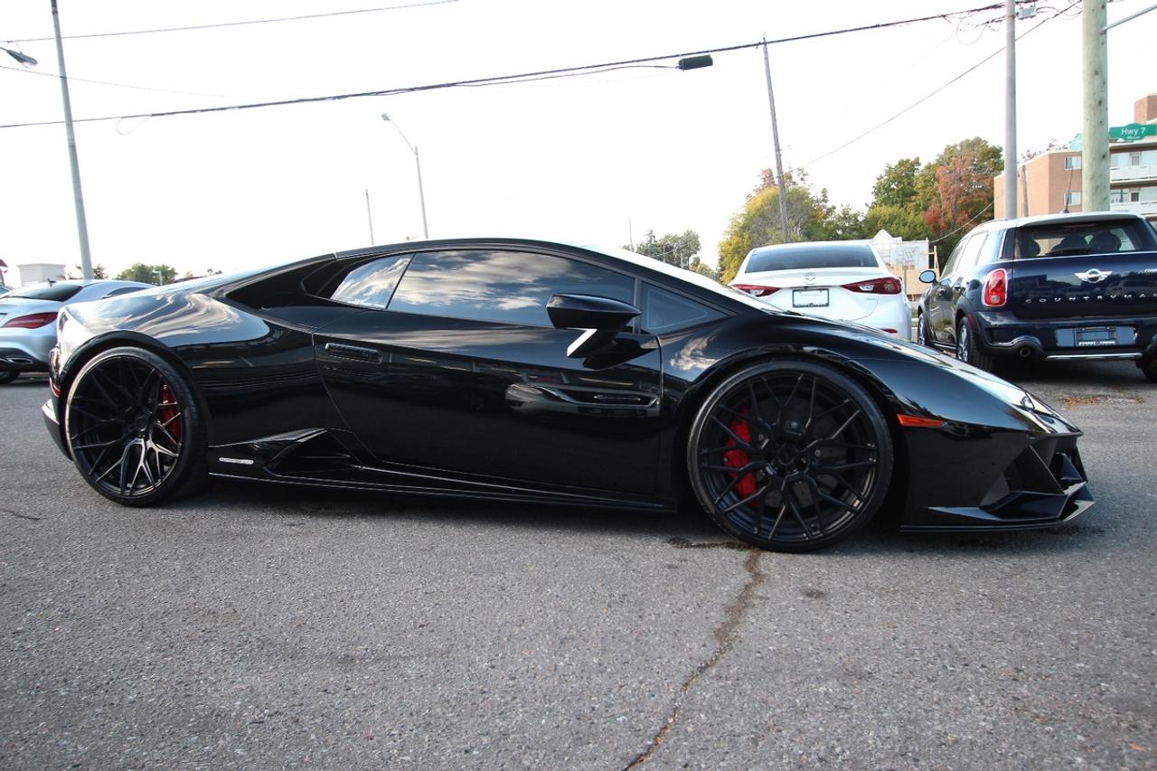 2023 Lamborghini Huracan EVO AWD Photo