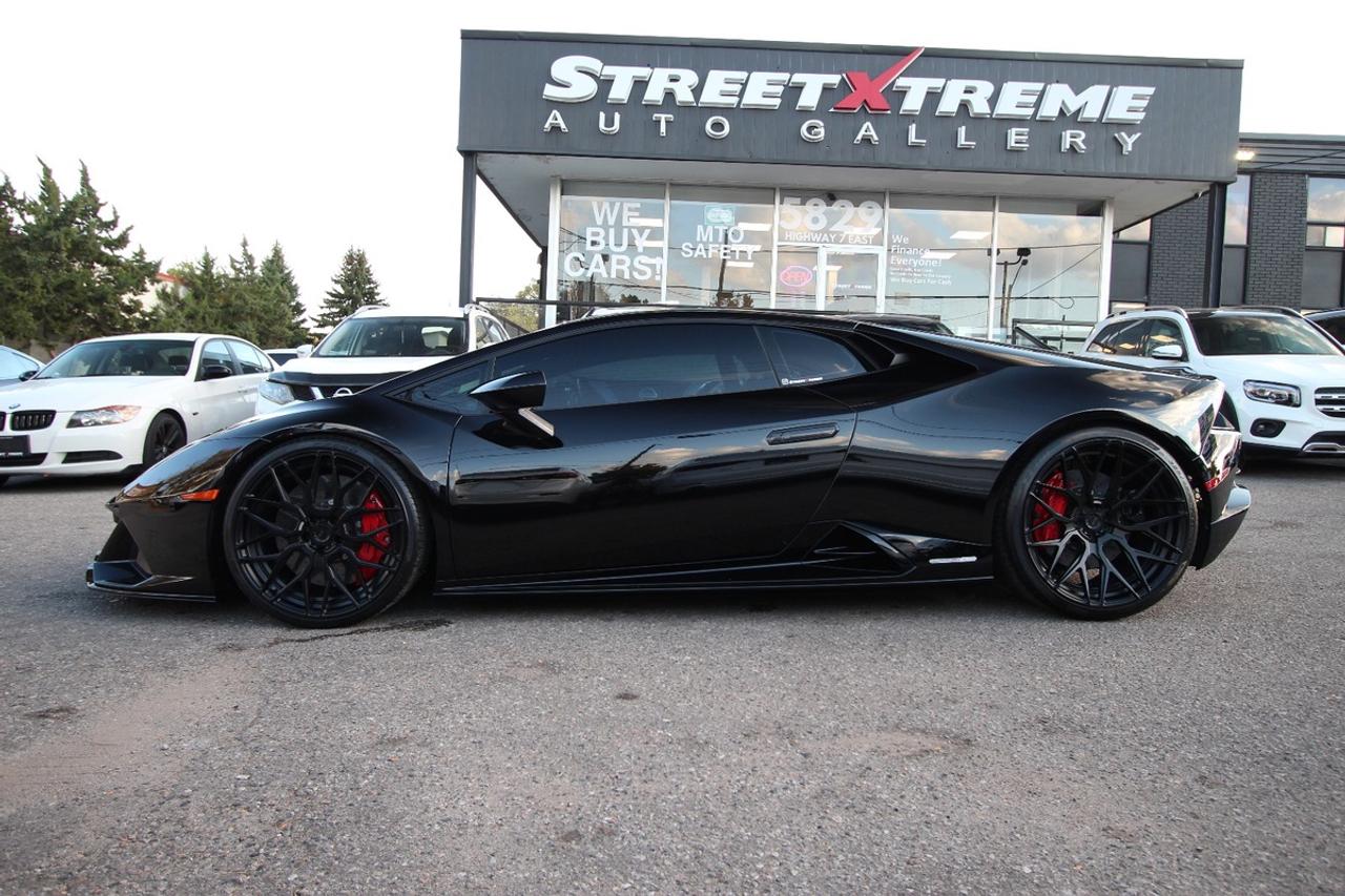 2023 Lamborghini Huracan EVO AWD Photo3