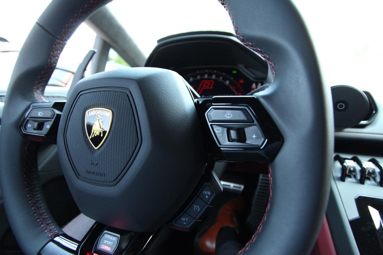 2023 Lamborghini Huracan EVO AWD Photo