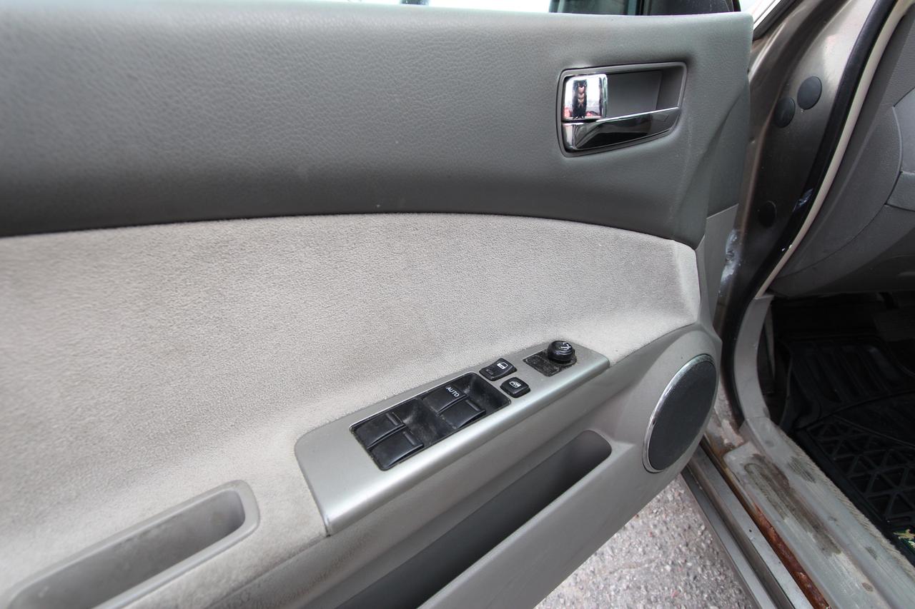 2006 Nissan Altima 35x se- LOW KMS/ 2 KEYS Photo