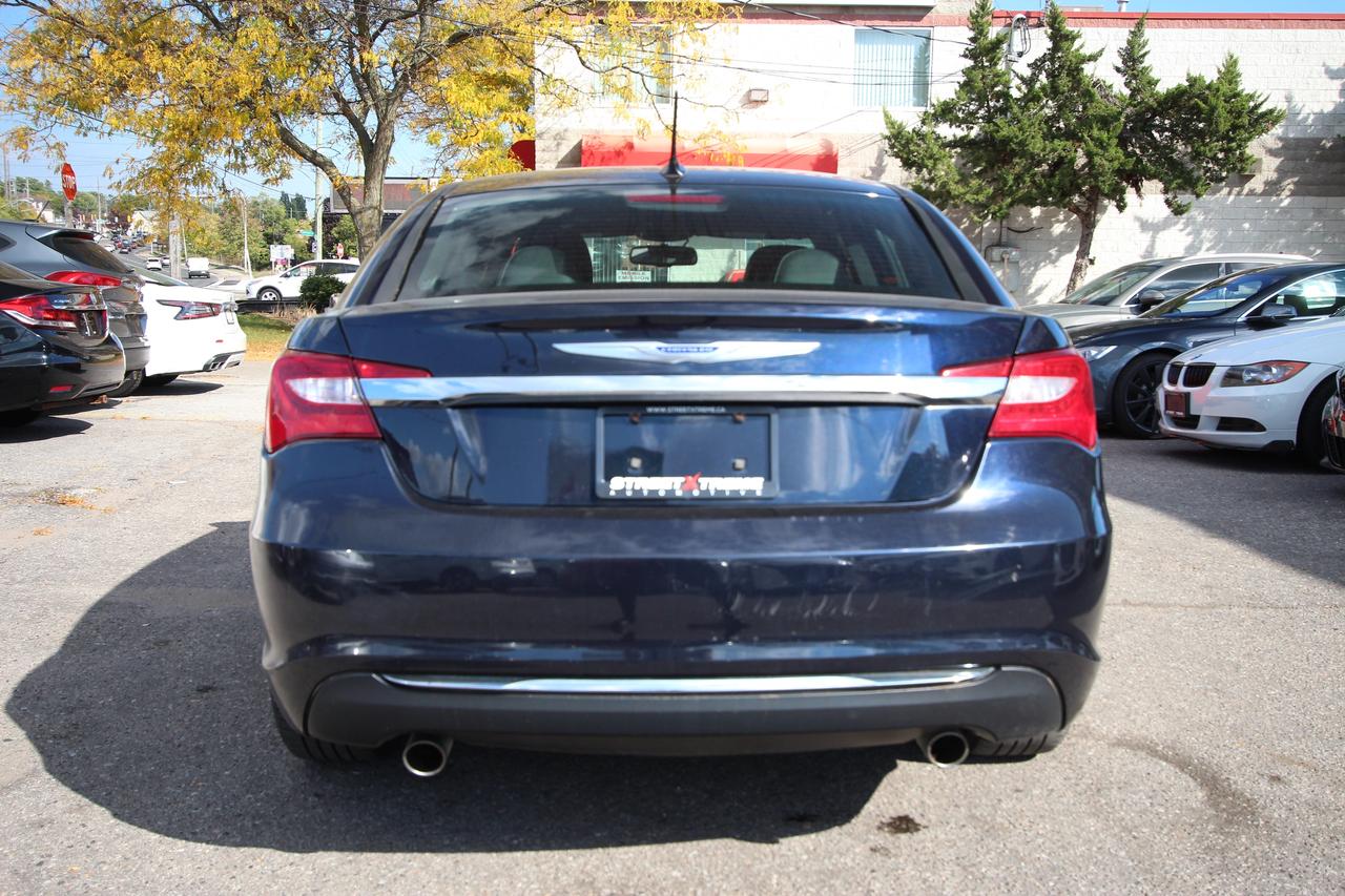 2011 Chrysler 200 Limited -  LEATHER SUNROOF V6 Photo