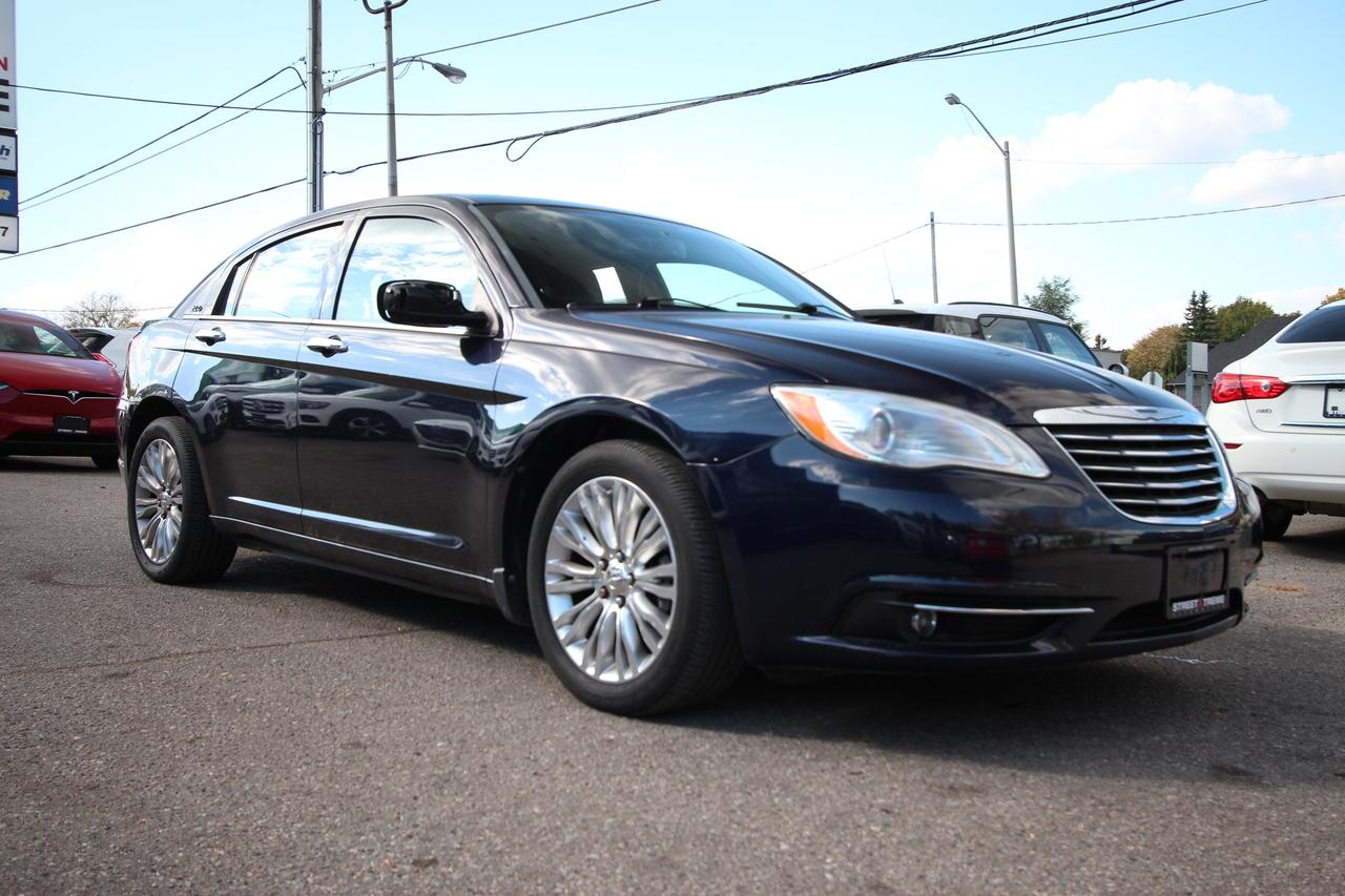 2011 Chrysler 200 Limited -  LEATHER SUNROOF V6 Photo