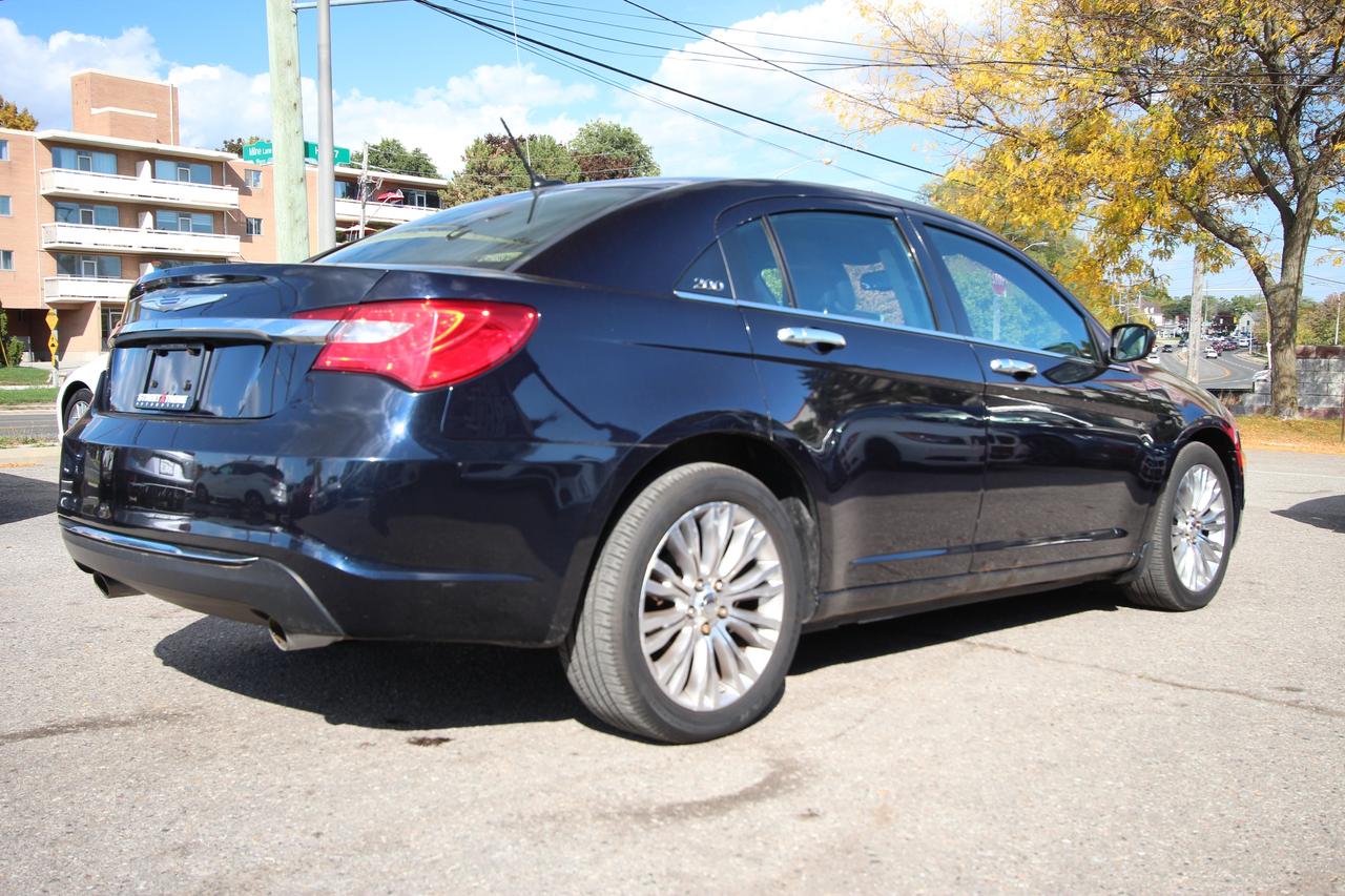 2011 Chrysler 200 Limited -  LEATHER SUNROOF V6 Photo