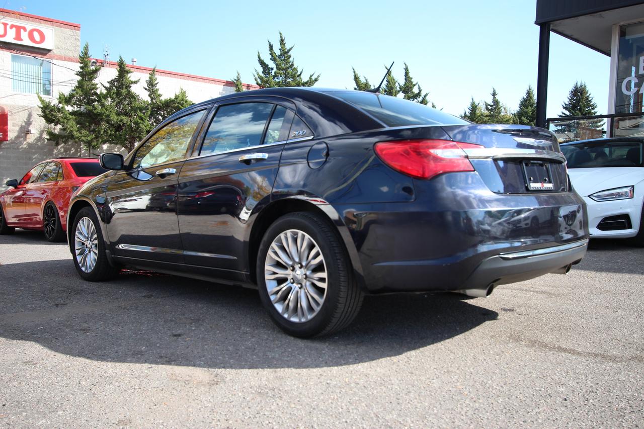 2011 Chrysler 200 Limited -  LEATHER SUNROOF V6 Photo