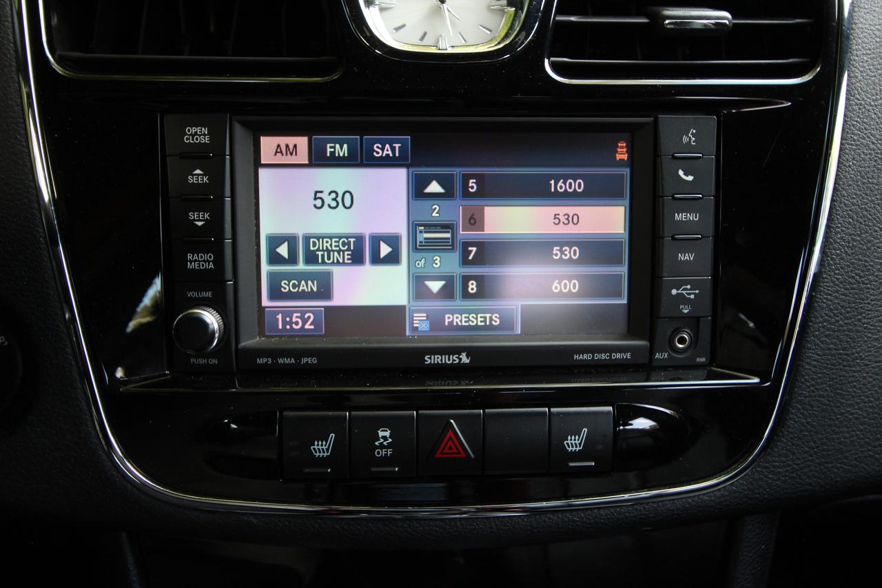 2011 Chrysler 200 Limited -  LEATHER SUNROOF V6 Photo