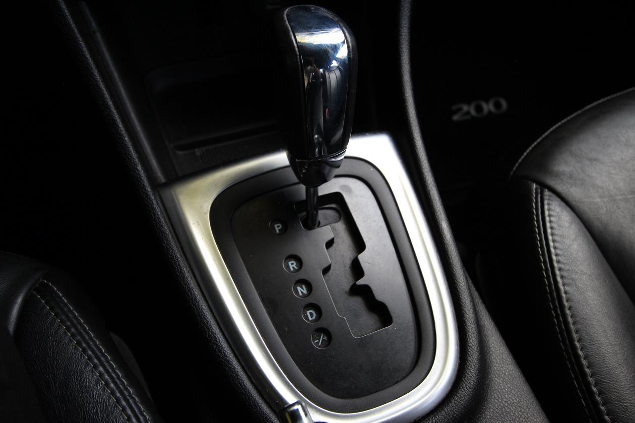 2011 Chrysler 200 Limited -  LEATHER SUNROOF V6 Photo