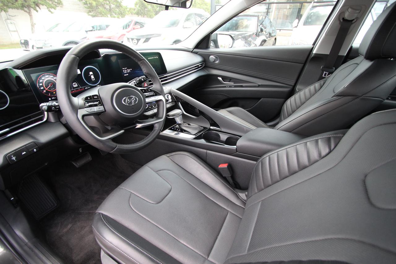 2023 Hyundai Elantra LUXURY - ONE OWNER LOW KMS Photo