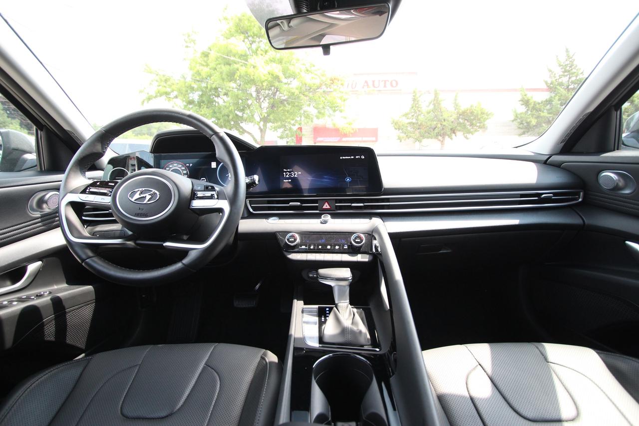 2023 Hyundai Elantra LUXURY - ONE OWNER LOW KMS Photo