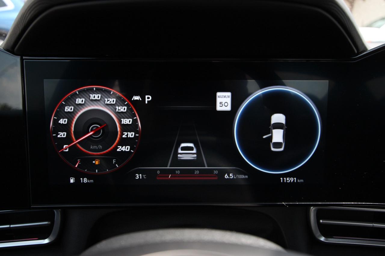 2023 Hyundai Elantra LUXURY - ONE OWNER LOW KMS Photo