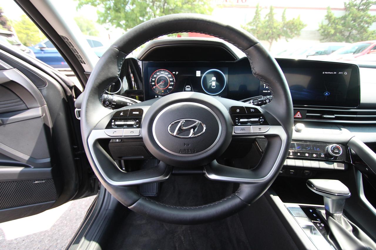 2023 Hyundai Elantra LUXURY - ONE OWNER LOW KMS Photo