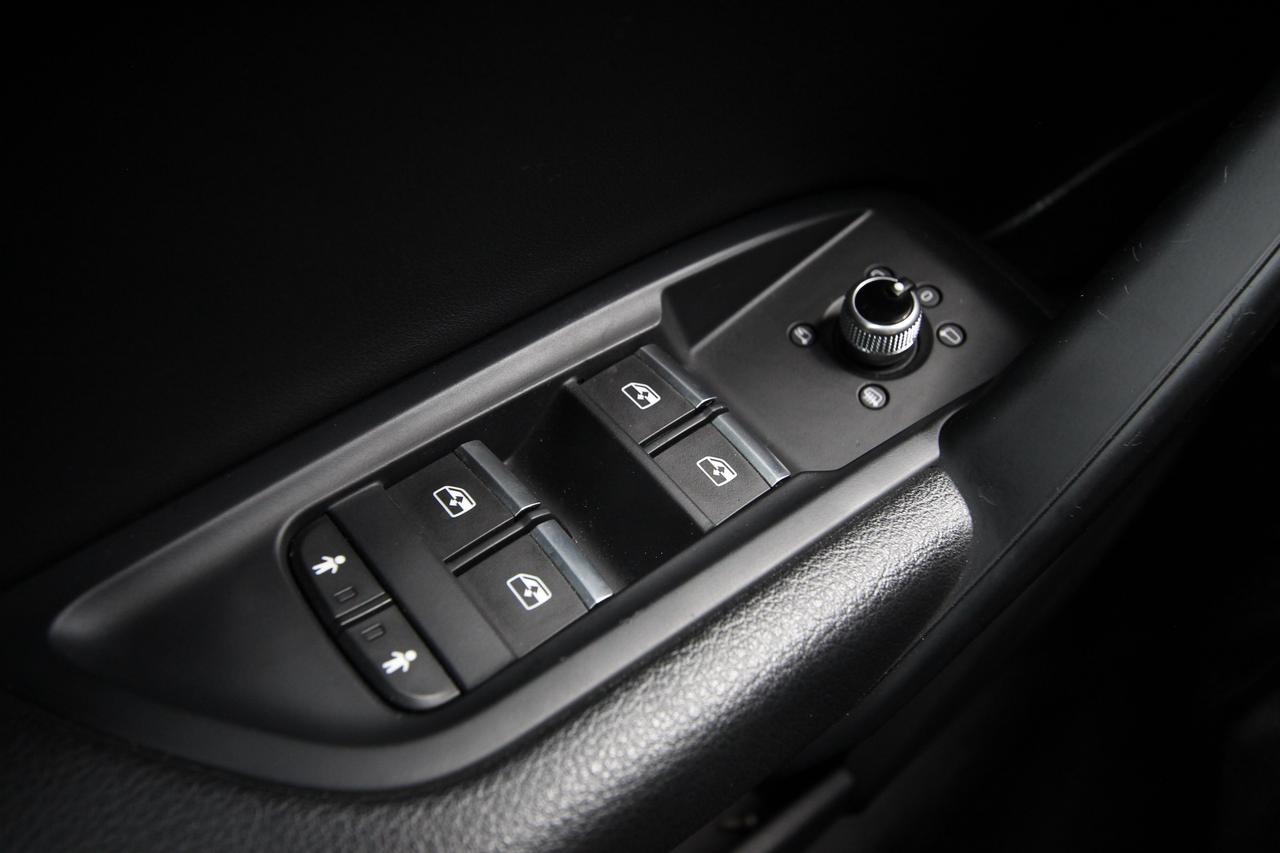 2021 Audi Q5 Progressiv S-LINE - 2 KEYS/ PANORAMIC SUNROOF Photo