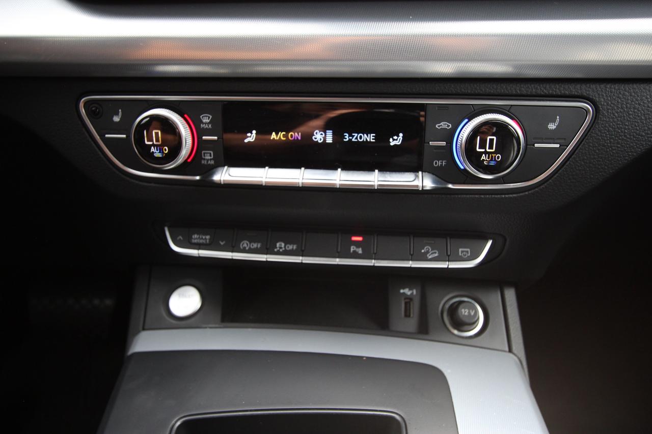 2021 Audi Q5 Progressiv S-LINE - 2 KEYS/ PANORAMIC SUNROOF Photo