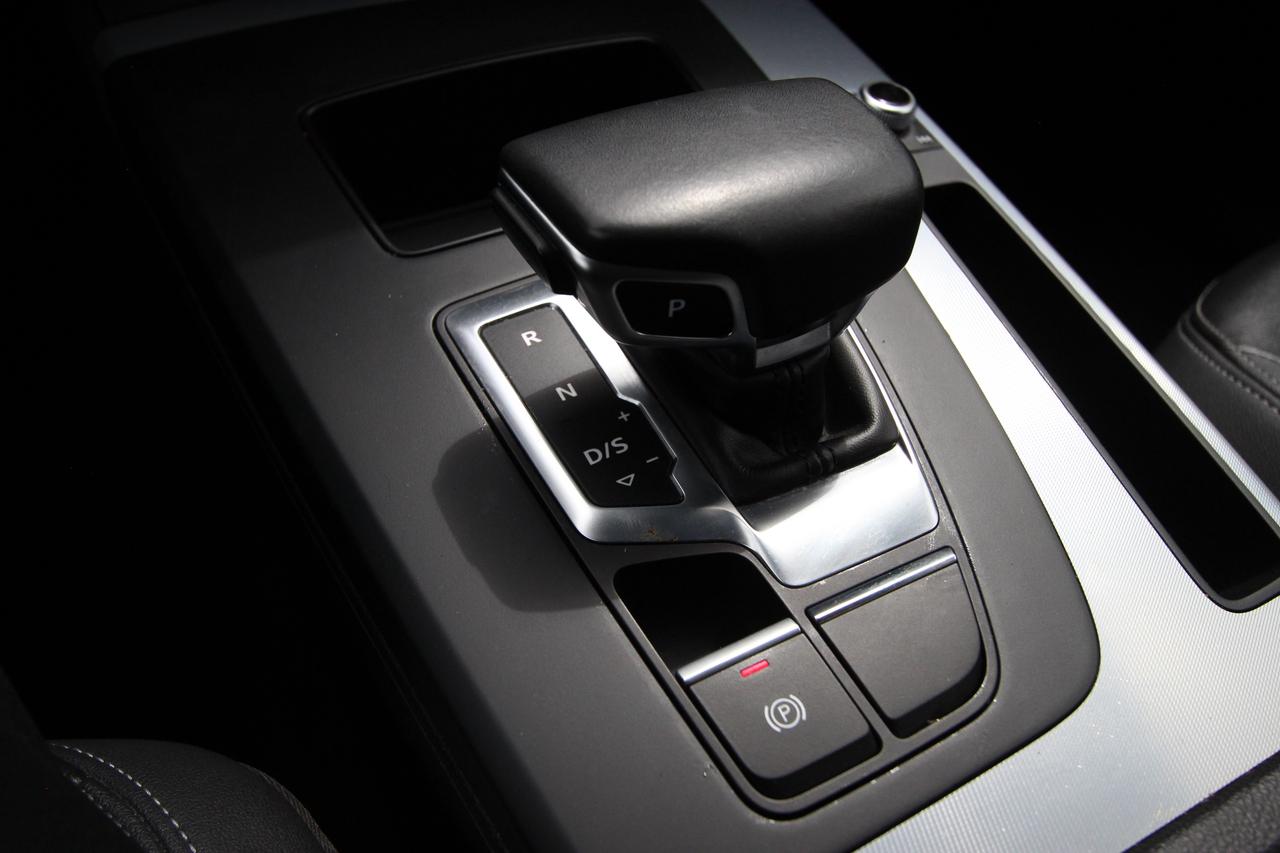 2021 Audi Q5 Progressiv S-LINE - 2 KEYS/ PANORAMIC SUNROOF Photo