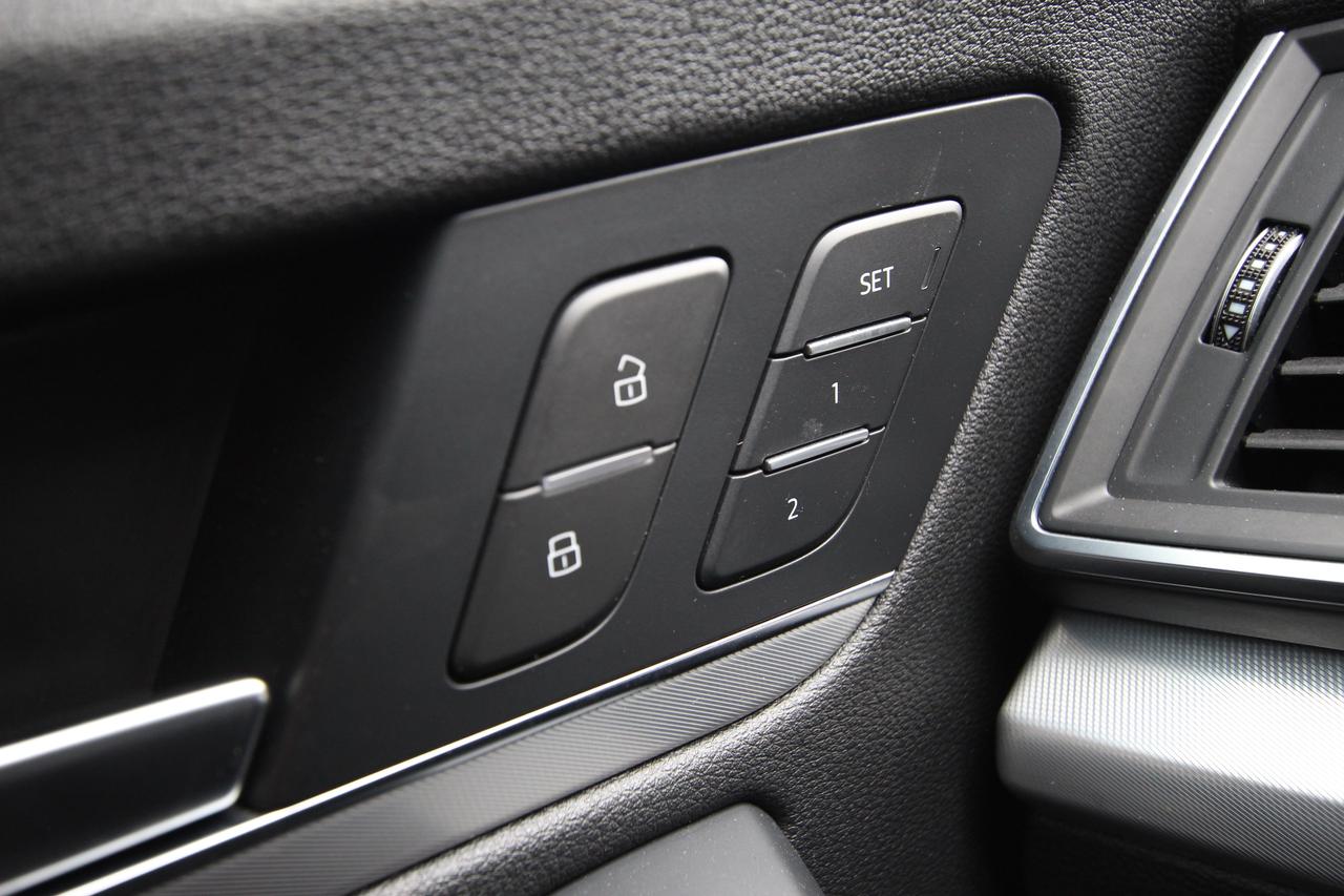 2021 Audi Q5 Progressiv S-LINE - 2 KEYS/ PANORAMIC SUNROOF Photo