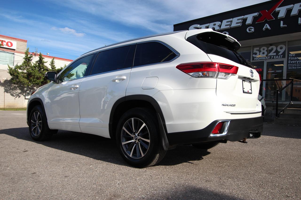 2018 Toyota Highlander XLE AWD - CLEAN CARFAX NO ACCIDENTS Photo