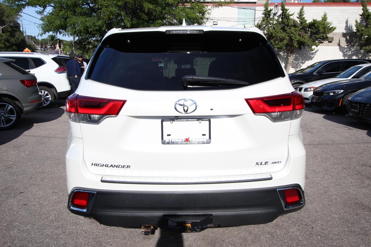 2018 Toyota Highlander XLE AWD - CLEAN CARFAX NO ACCIDENTS Photo