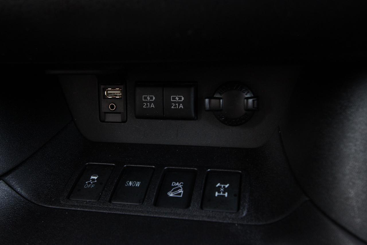 2018 Toyota Highlander XLE AWD - CLEAN CARFAX NO ACCIDENTS Photo