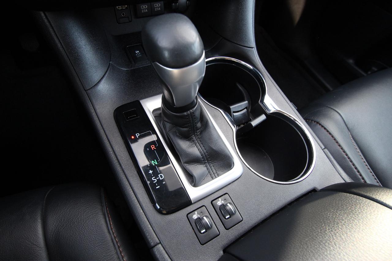 2018 Toyota Highlander XLE AWD - CLEAN CARFAX NO ACCIDENTS Photo