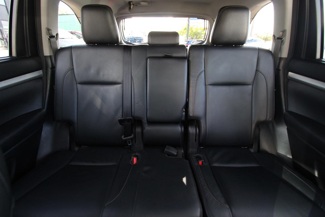 2018 Toyota Highlander XLE AWD - CLEAN CARFAX NO ACCIDENTS Photo