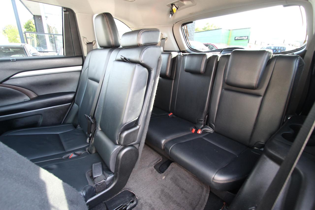 2018 Toyota Highlander XLE AWD - CLEAN CARFAX NO ACCIDENTS Photo