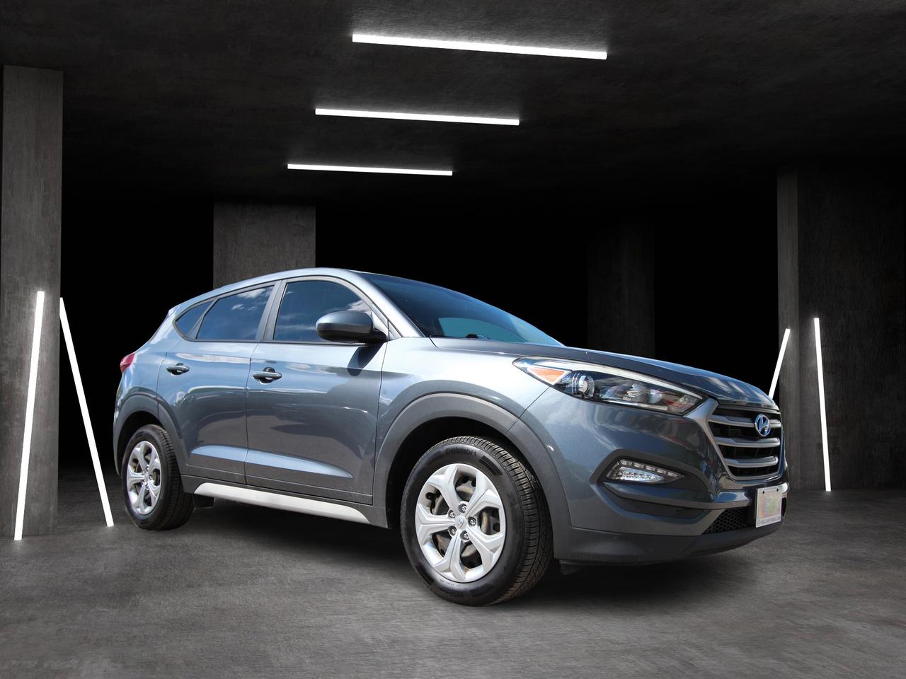 2017 Hyundai Tucson SE - NO ACCIDENTS/ DEALER SERVICED Photo