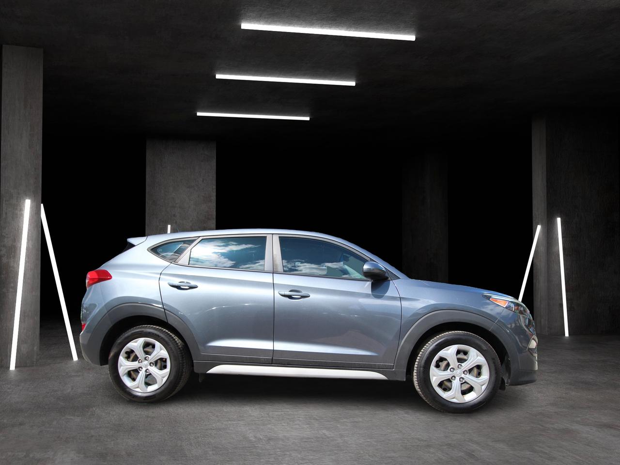 2017 Hyundai Tucson SE - NO ACCIDENTS/ DEALER SERVICED Photo