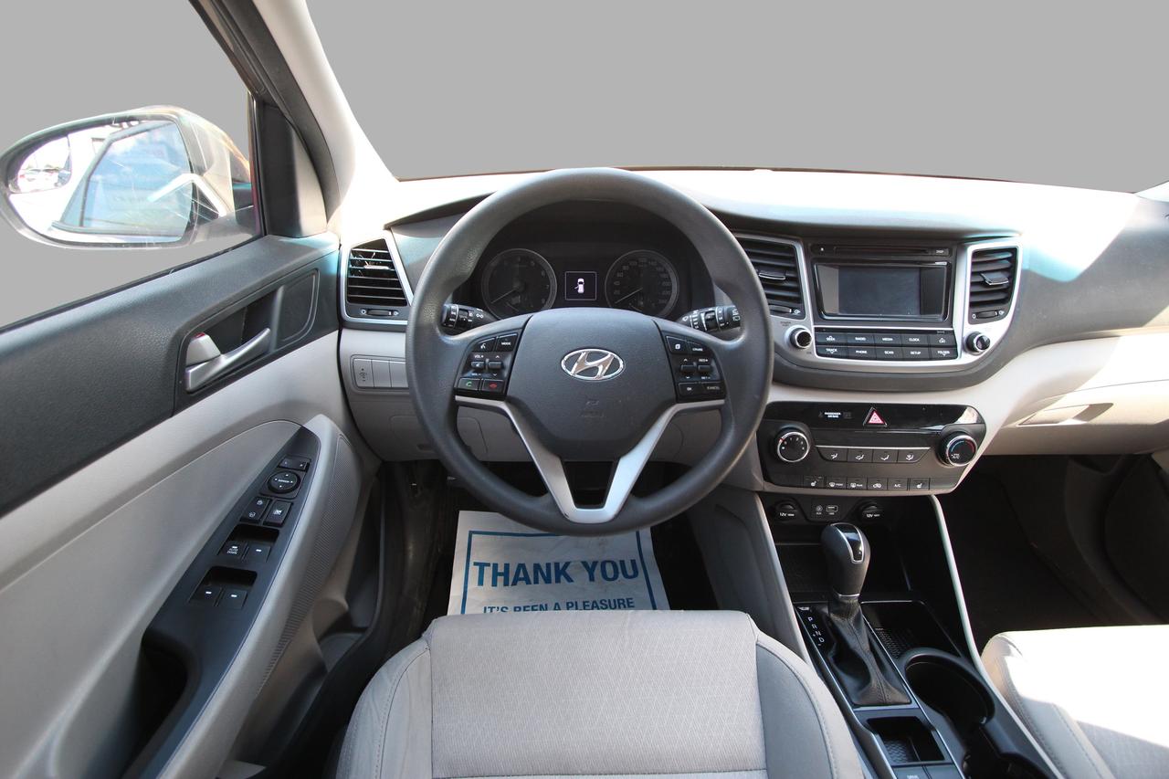 2017 Hyundai Tucson SE - NO ACCIDENTS/ DEALER SERVICED Photo