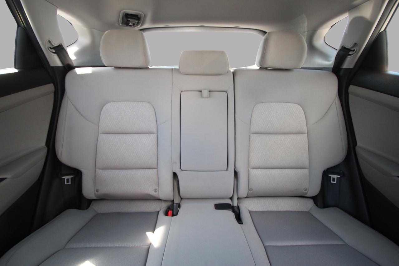 2017 Hyundai Tucson SE - NO ACCIDENTS/ DEALER SERVICED Photo